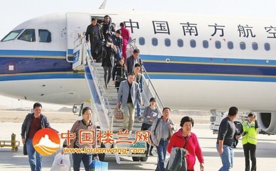 CZ6931次航班降落在库尔勒楼兰机场，160余名乘客平安抵达