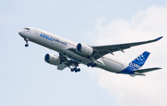 目前世界上最新的远程宽体飞机空客a350xwb系列的基准型号a350-900