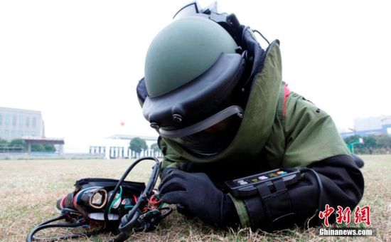 资料图：拆弹演练