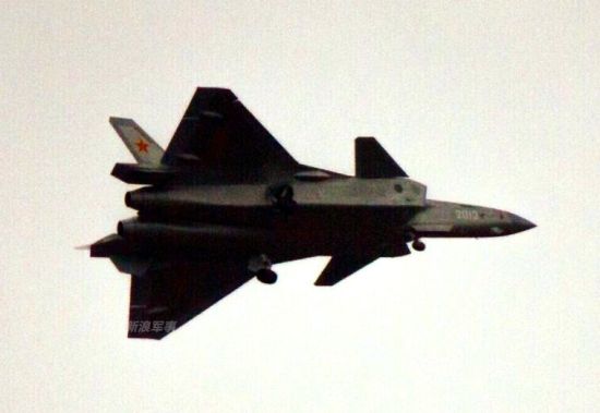 资料图：歼-20的2013号原型机在成都飞机制造厂首飞成功，该机是歼-20的第五架原型机