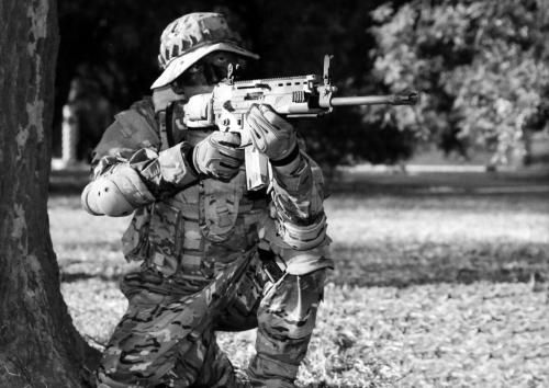 战场环境的压力，会导致实战射击命中率远低于平日训练水平。