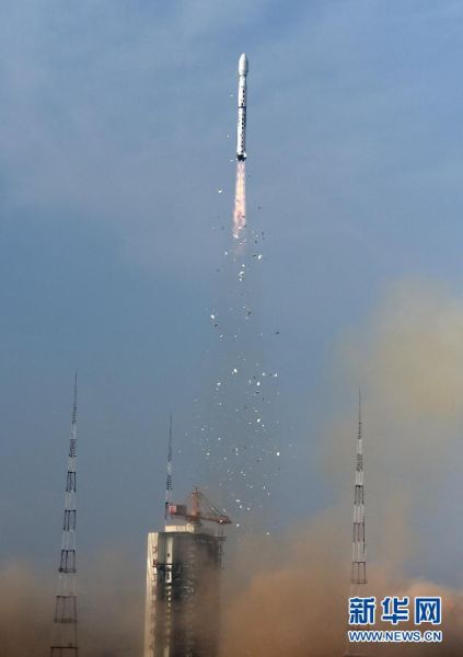 资料图：新华社照片，太原，2014年12月27日我国成功发射遥感卫星二十六号 