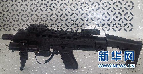 枪架与手枪完成组装。