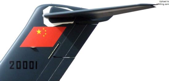 资料图：运-20的尾翼和C-17十分相像，同样采用两段式双铰舵面。