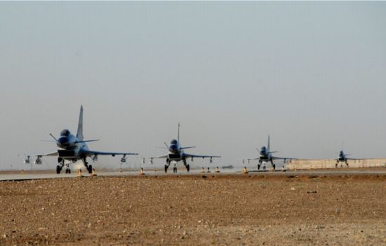 资料图：参赛的歼-10战机机群