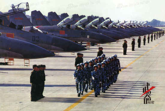 资料图：1992年6月27日，首批12架苏-27（包括4架双座机）交付解放军空3师9团
