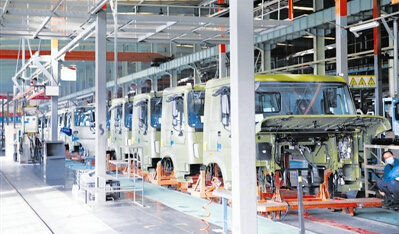 现代化的组装车间能在较短时间内完成动员任务。舒启东 摄