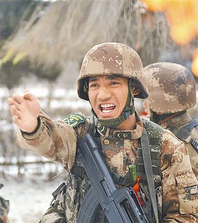 　　康勇在训练中。何光伦摄