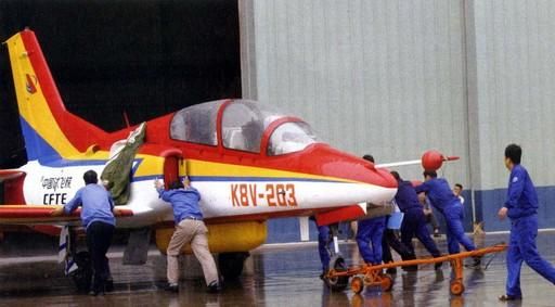 K8V原型机改装而成的试验研究机