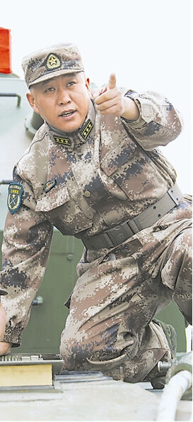 奚伟在训练场上。王　宁摄