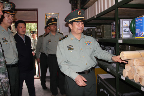 副司令员赛买提·买买提坚信"个别的恐怖活动影响不了新疆的大局稳定