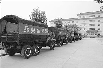 我军应急拉动演练。于延龙摄