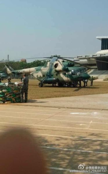 我军2架直升机待命