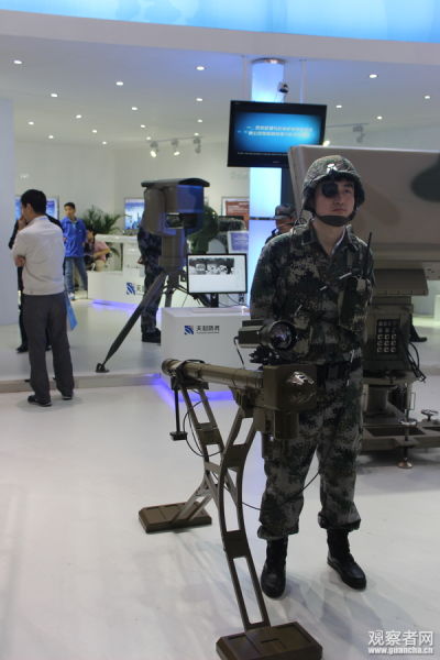新型“猎影”系统单兵终端，该系统采用了FN-6导弹，在导弹上方加装了一部红外热成像仪 