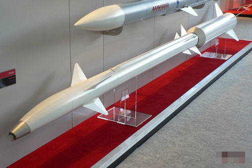 资料图片：防务展上的“大卫投石索”拦截弹模型。