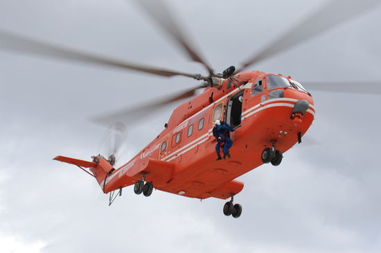 中航工业ac直升机演练地震救援