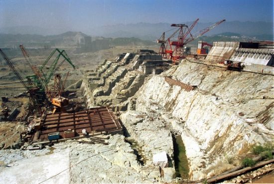 中国三峡水电站建设画面