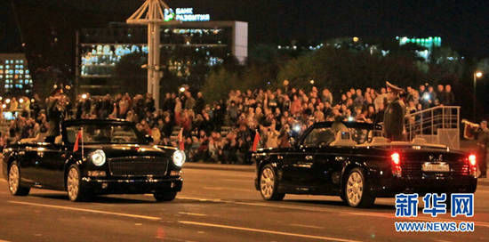 中国红旗检阅车亮相白俄罗斯