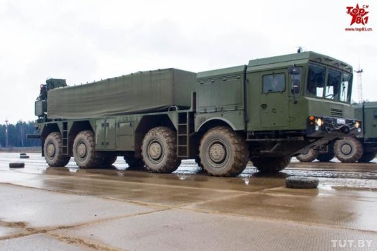 白俄罗斯自行研发的“波兰舞曲”火箭炮，其火箭炮系统可以采用中国AR-3火箭炮弹。