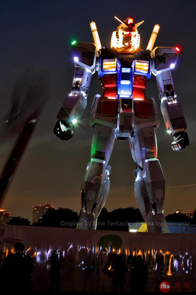 看到这一幕后，网友们都被逗乐了。他们纷纷点赞，笑称，“的确是在下输了，奈何日军有高达……”