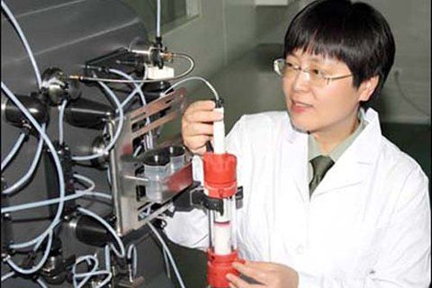 　　陈薇，1966年出生，浙江兰溪人，2015年晋升专业技术少将军衔。