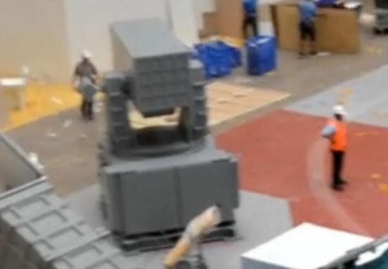 台湾“海射捷羚”防空导弹发射器，从外形上看，明显是模仿美国“拉姆”或大陆“海红旗10”导弹发射器，虽然外形“酷炫”，然而实际作战能力相当可疑 