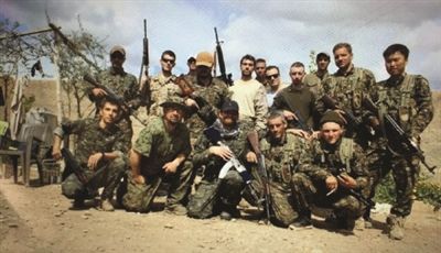 “照片中这么多人，其中一半人全部死掉了” 