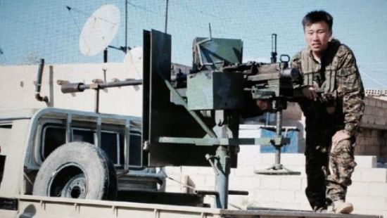 黄磊因为传回大量叙利亚战场照片已成网络名人 