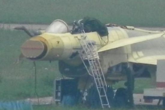 歼-10B战斗机装备的相控阵雷达