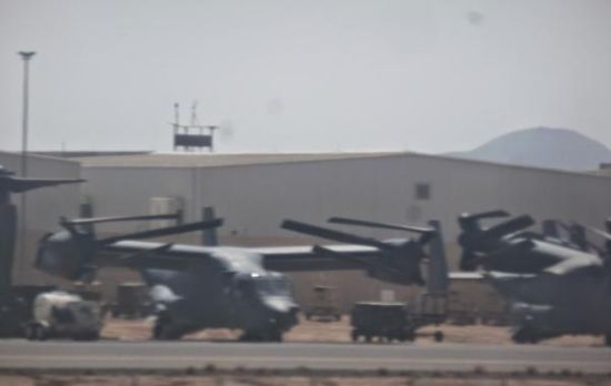 勒莫尼耶军事基地的V-22倾转翼飞机 