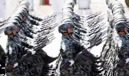 81-1式7.62毫米自动步枪提枪、端枪行进间敬礼