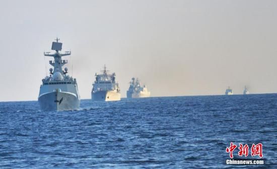     资料图：参加中俄“海上联合-2015（II）”军事演习的中方舰艇编队。安源 摄  