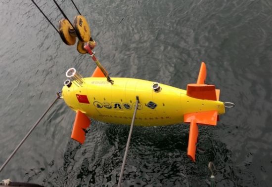 中国4500米深水AUV（资料图，摄于稍早前在千岛湖进行试验时） 