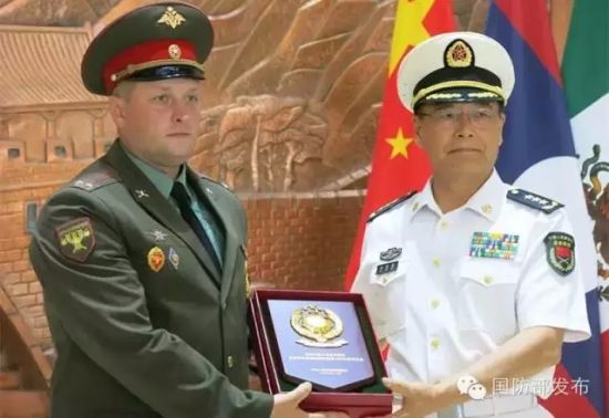 最后一个出场的俄罗斯领队