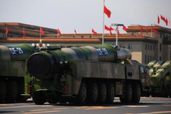 东风-26中远程弹道导弹 