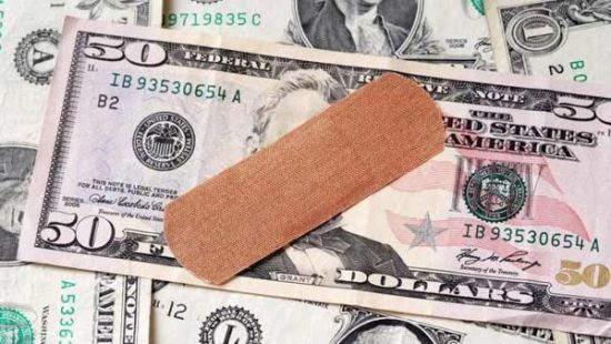 　　美元霸权地位摇摇欲坠