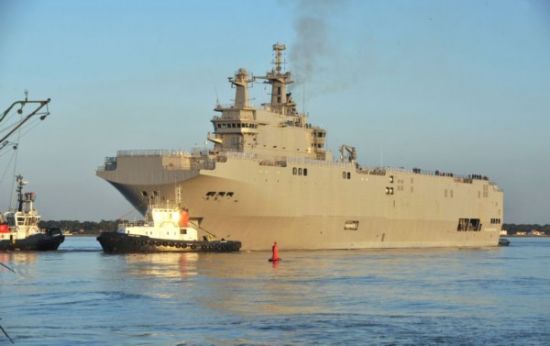 　　资料图片：法国原本为俄军建造的“塞瓦斯托波尔”号。