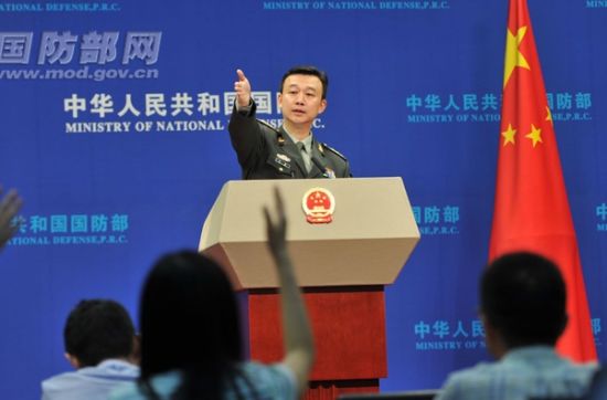 　　国防部新闻事务局副局长、国防部新闻发言人吴谦上校答记者问