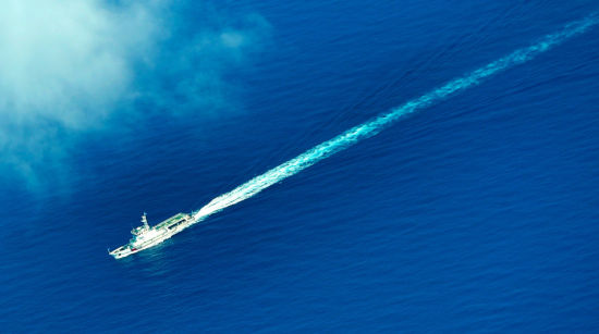 海巡船赴崖城13－1钻井平台海域巡航