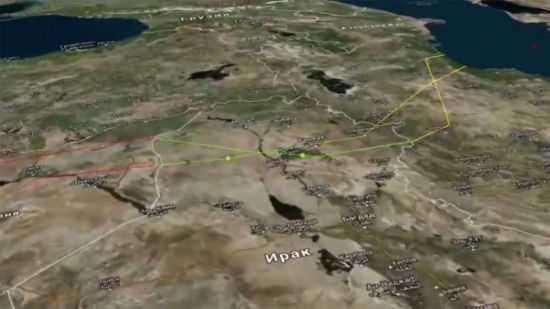 俄巡航导弹攻击示意图，从里海飞越伊朗和伊拉克，最终抵达叙利亚，地图左上角为土耳其。