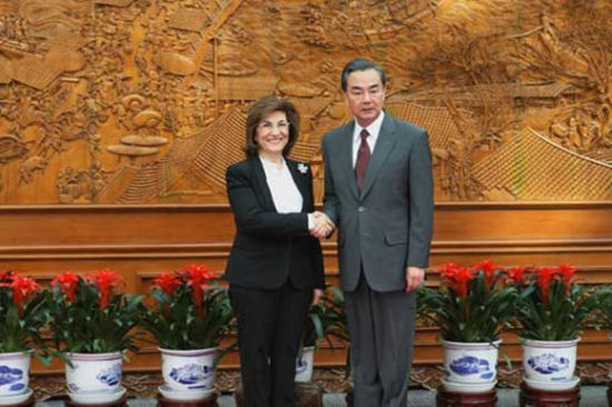 10月12日，中国外交部长王毅会见来访的叙利亚总统政治和新闻顾问夏班