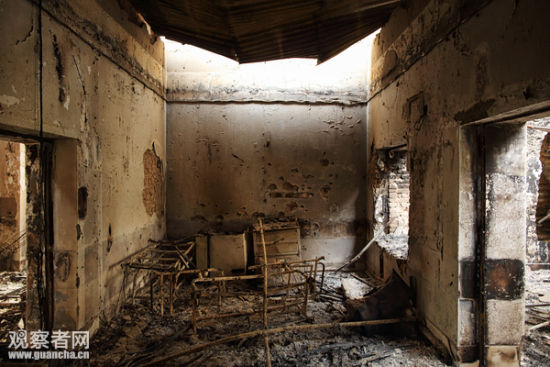 依稀可以看出曾经是一间诊疗室