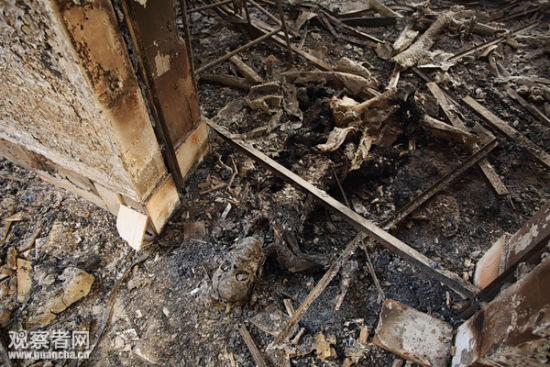 美军空袭遇害者遗骸