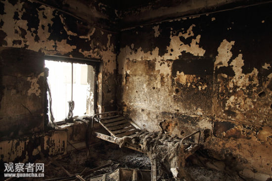 遭到轰炸以后病床的残骸