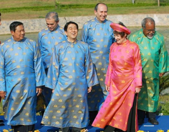 11月中期以后，中日美首脑出席的国际会议有好几个，包括土耳其G20峰会和菲律宾APEC领导人会议。 