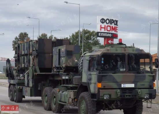 资料图：“爱国者”防空导弹发射车。