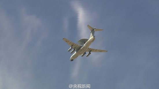 多型飞机飞越宫古海峡赴西太平洋远海训练