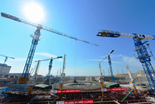 　　资料图：6月16日，中国自主三代核电技术“华龙一号”示范工程——中核集团福清5号核电机组开工后一个月，中核集团在福建福清面向全球组织召开“华龙一号”技术推介会，向来自沙特、苏丹、阿尔及利亚、加拿大、美国、英国、法国等国家和世界核能行业协会及国内的200多位代