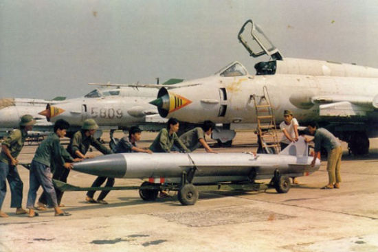 　　资料图：越南获得过一批Kh-28反辐射导弹，这些导弹对于当时仅有红旗-2的中国防空部队而言，威胁极大