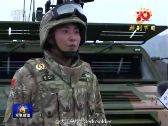 可以自定义挂载，兼顾防护和携行